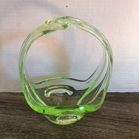 Art Deco Uranium Glass Basket - Picture 4 of 12